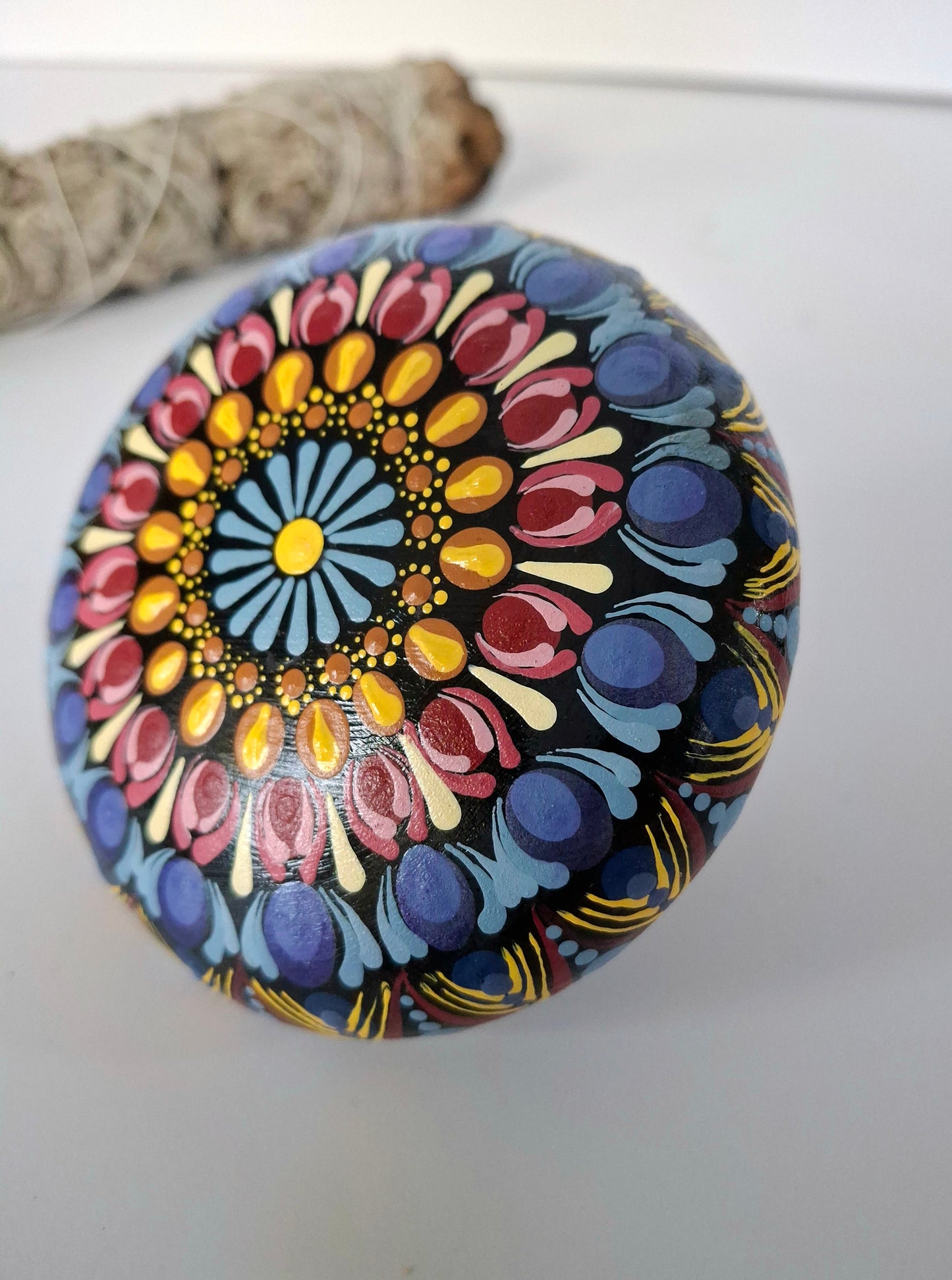 Handcrafted Mandala Pebbles: Nature's Calm