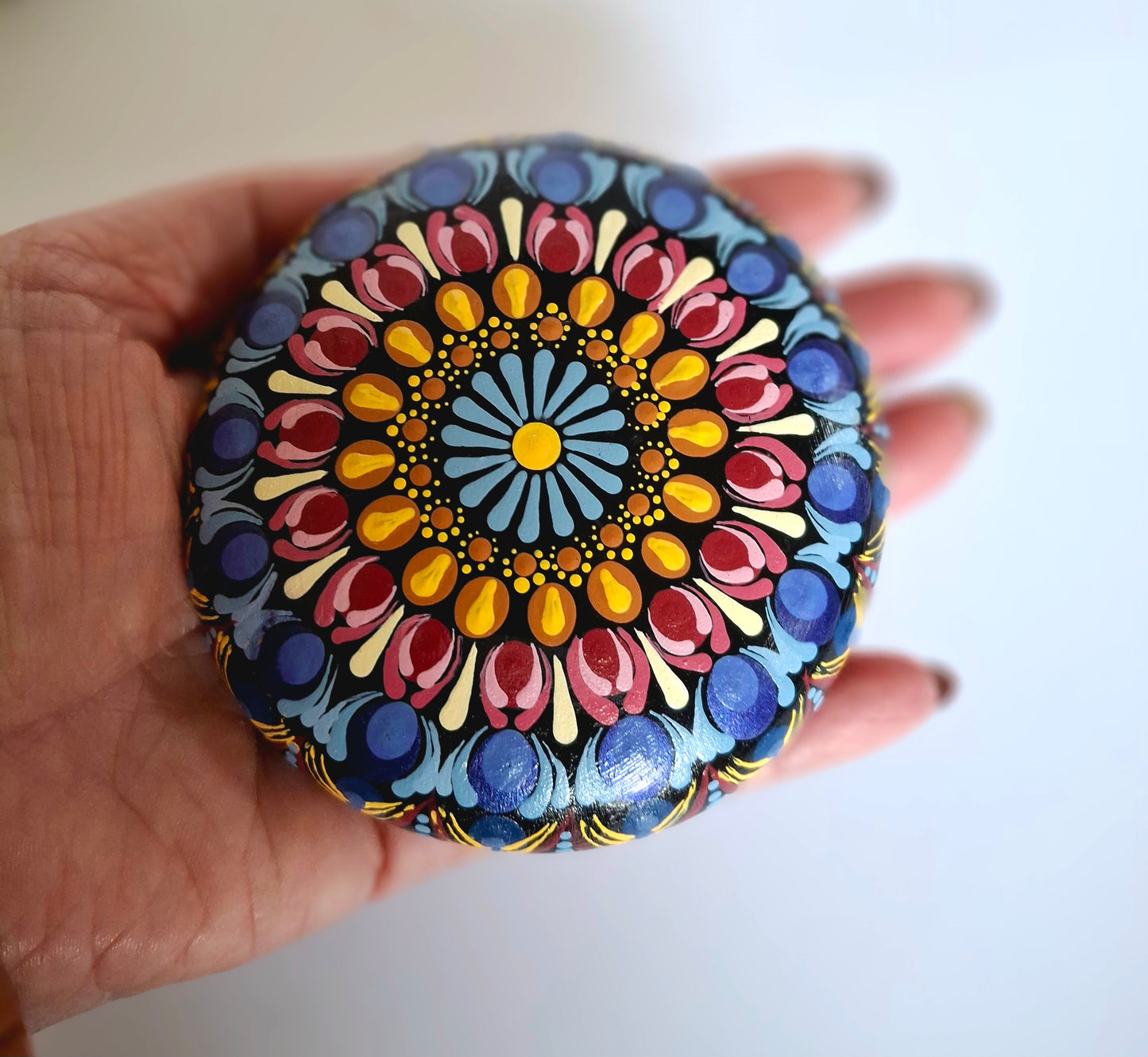 Handcrafted Mandala Pebbles: Nature's Calm